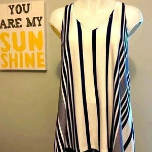 2/$16 separates, Puella Small white and navy flowing sleeveless top, boutique